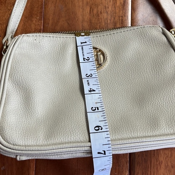 TOMMY Hilfiger cream crossbody bag - Picture 7 of 10